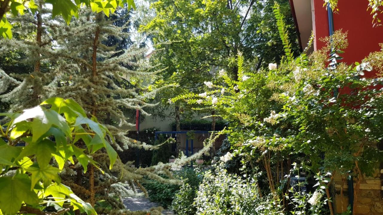 Villa Themistokli Korce Exterior photo